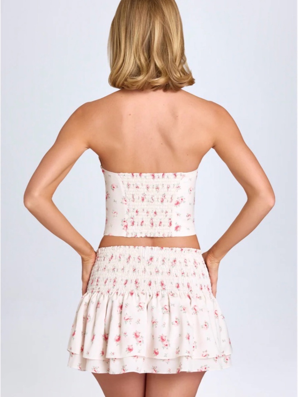 Low rise ruffled micro skirt with small rose floral print - Oh Polly Nellary - Picture 3 of 5
